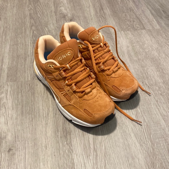 Vionic Shoes - vionic shoes - NWT 8 wide - light orange